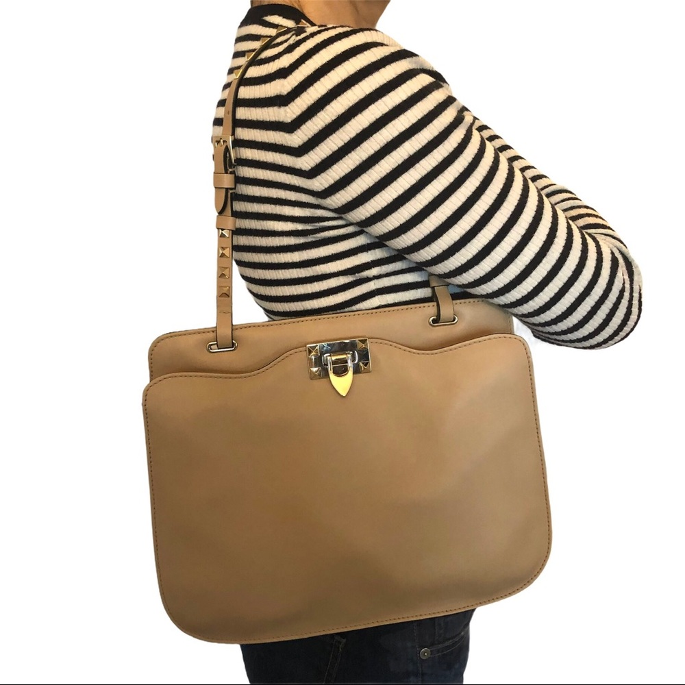 Valentino Garavani tan leather stud shoulder bag - Picture 6 of 7